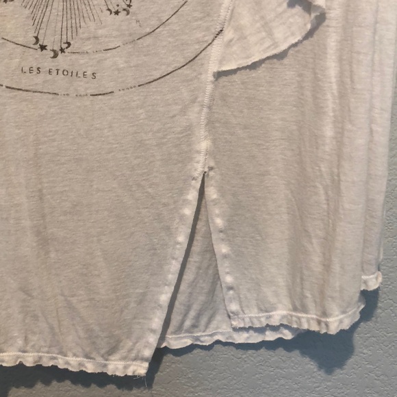 Free People white shirt asymmetrical flower shirt - Picture 4 of 7